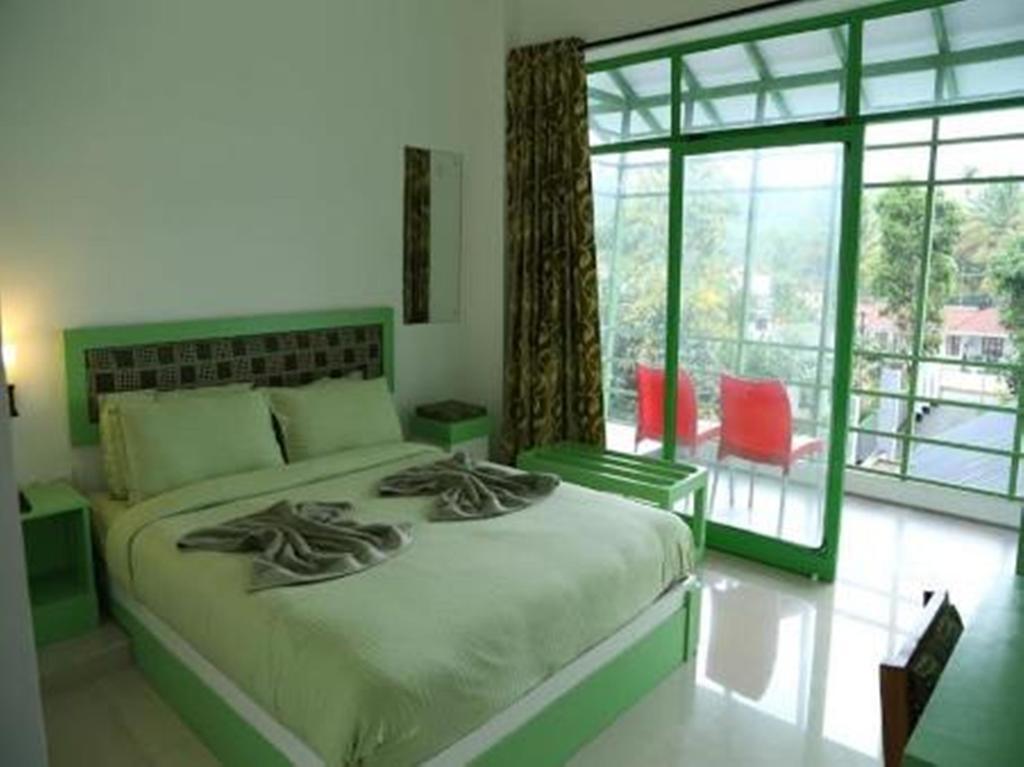 Thekkady Spice Valley Holiday Hotel Bagian luar foto
